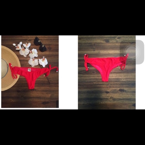 Cheeky bikini bottoms