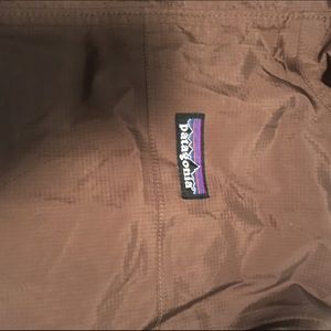 Small men's Patagonia rain coat
