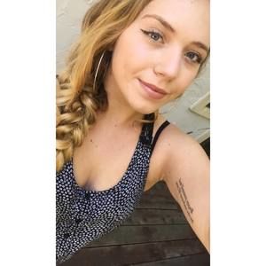 Meet your Posher, Christina