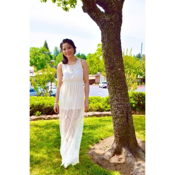 Maxi lace white dress