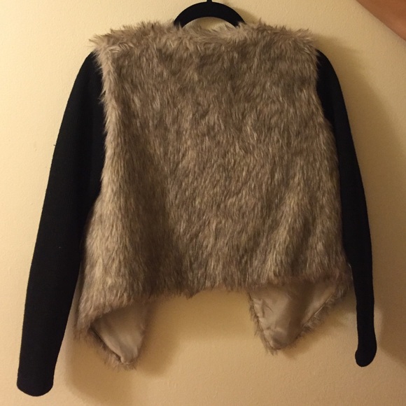 Fur jacket from LF. - Picture 2 of 3