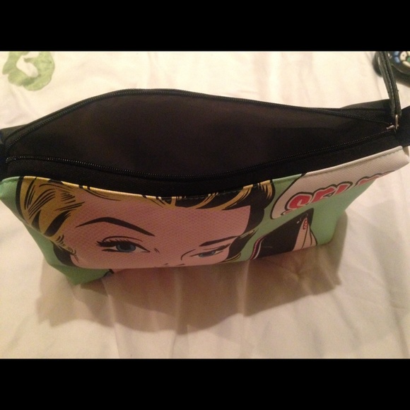 Stella and Max Pamper Pouch and Toiletry Case - Picture 2 of 4