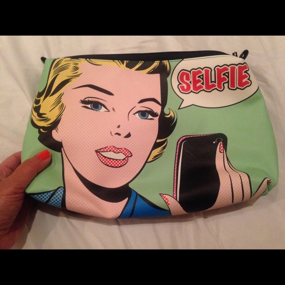 Stella and Max Pamper Pouch and Toiletry Case - Picture 3 of 4