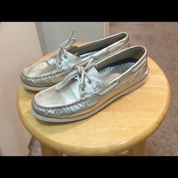 Gold sperry's