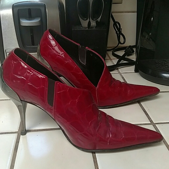 Donald J Pliner Red Scaly Heels
