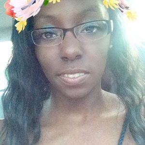 Meet your Posher, Akira