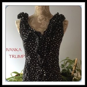 #274  🌴 IVANKA TRUMP SLEEVELESS TOP