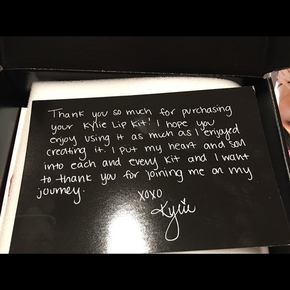 Kylie Cosmetics 22 - Picture 3 of 3