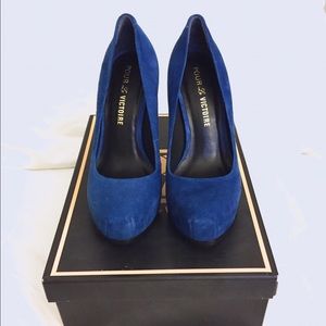 🌻Pour La Victoire Irina Pump in Dark Teal Suede