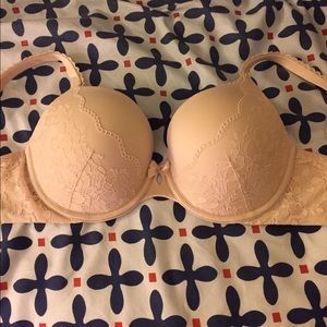 Victoria's Secret Body By Victoria Nude Bra