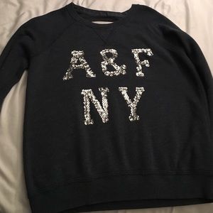 sweatshirt/long sleeve