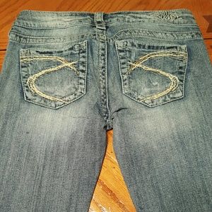 ❌SOLD ❌Silver jeans size 28 Length 31 *SOLD*