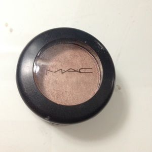 MAC All That Glitters Eyeshadow
