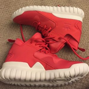 Adidas Tubular Size 6Y