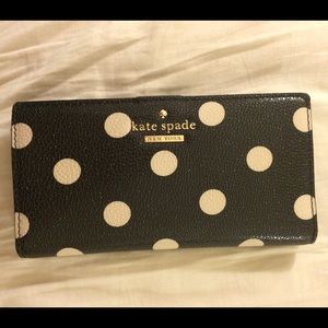 Kate Spade dot Stacy wallet