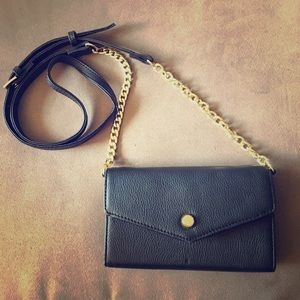 Stella & Max Black Crossbody Clutch
