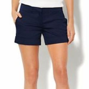 NWOT NY&co 7th Avenue Cuffed Short Navy Blue Sz 10