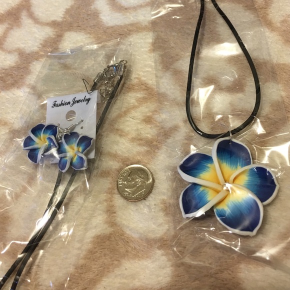 Flower Earrings & Necklace - Picture 6 of 7