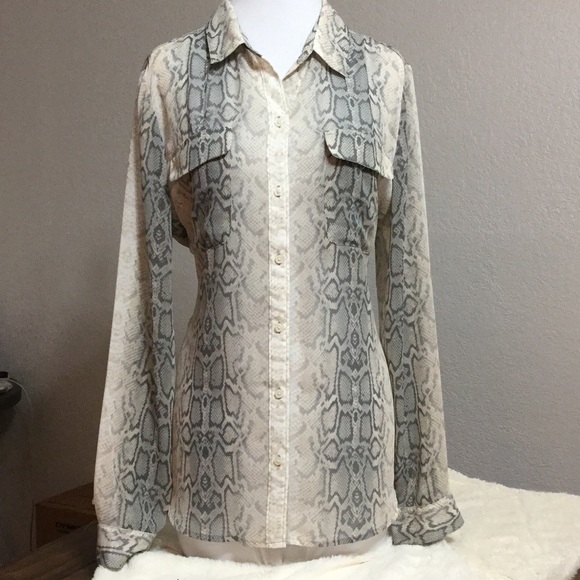 Snake Buttoned Top