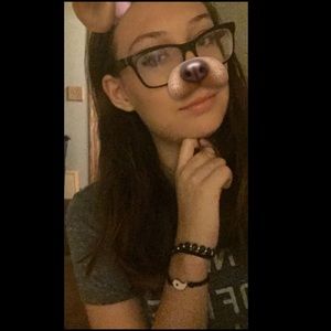 Meet your Posher, Caitlin