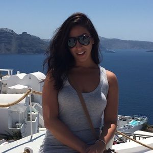 Meet your Posher, Julia