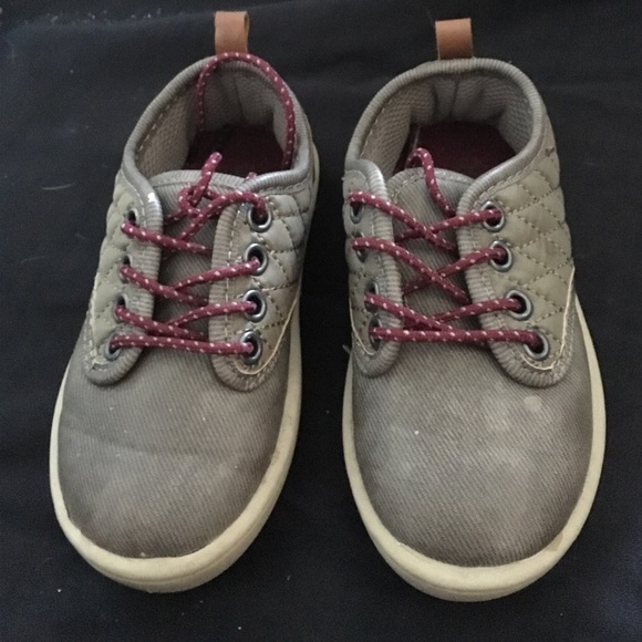 Toddler Oshkosh sneakers