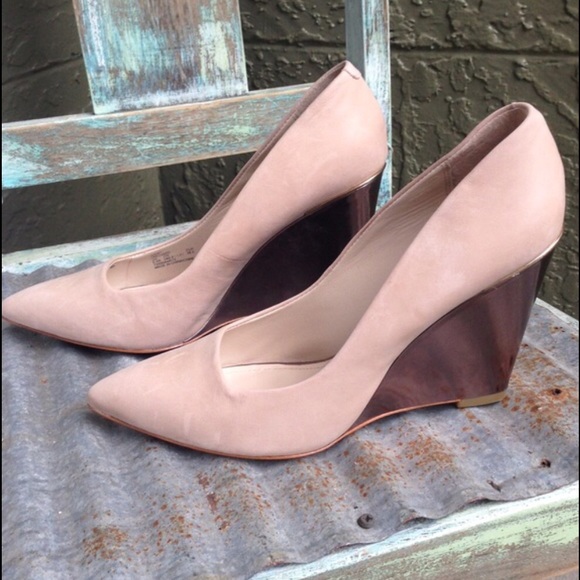 Re-Posh: Nude Coach Wedges