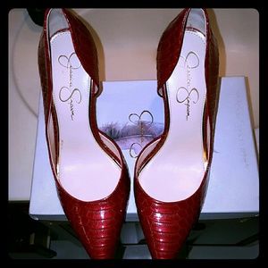 Jessica Simpson  Claude the pumps