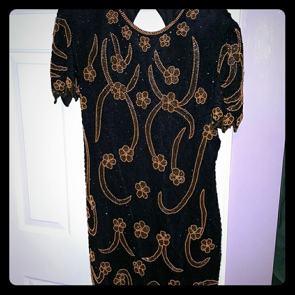A 100 % silk black and gold beaded cocktail dtess - Picture 1 of 4