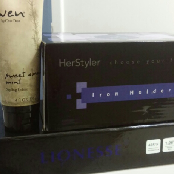 Lionesse hair staightner worth iron holder