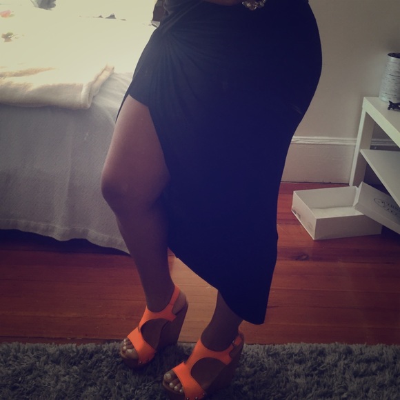 Contemporary Knotted Midi Skirt