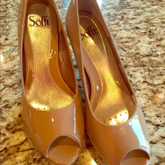 Sofft nude peep toe heels