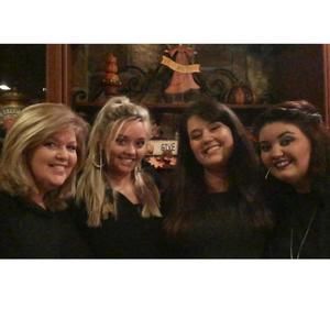 Meet your Posher, Elizabeth