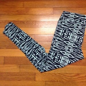 LuLaRoe Tall and Curvy Leggings