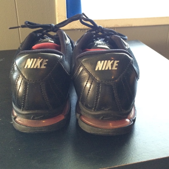 Women's Nike Shoes - Picture 2 of 3