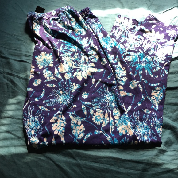 Ashley Stewart. Floral leggings