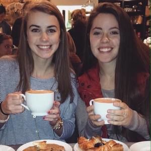 Meet your Posher, Caitlin