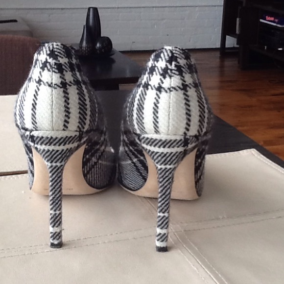 Manolo Blahnik Black White Plaid Pumps - Picture 2 of 4