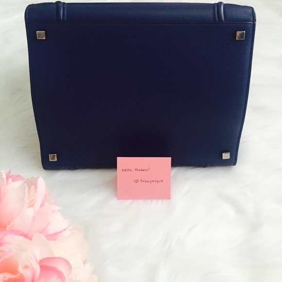 🆕 *HP* CÉLINE Phantom Handbag - Picture 2 of 4