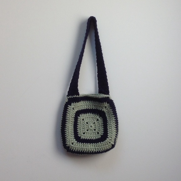 Woman's Crochet Handbag - Picture 4 of 4