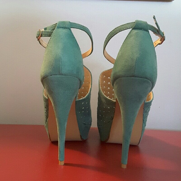 Two Lips "Invest" Sandals - Picture 2 of 4