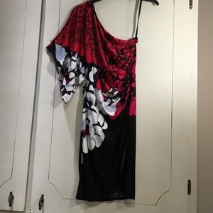 Bisou Bisou one-shouldered fun dress