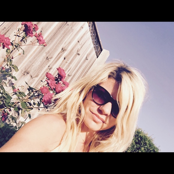 Meet your Posher, Denise - Picture 1 of 1