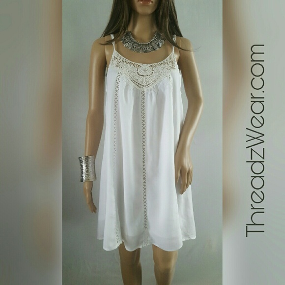 Lace detailed dress - Picture 2 of 4