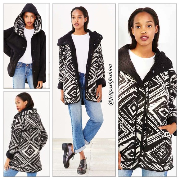 Urban Outfitters Black Reversible Shearling Jacket - Picture 2 of 2