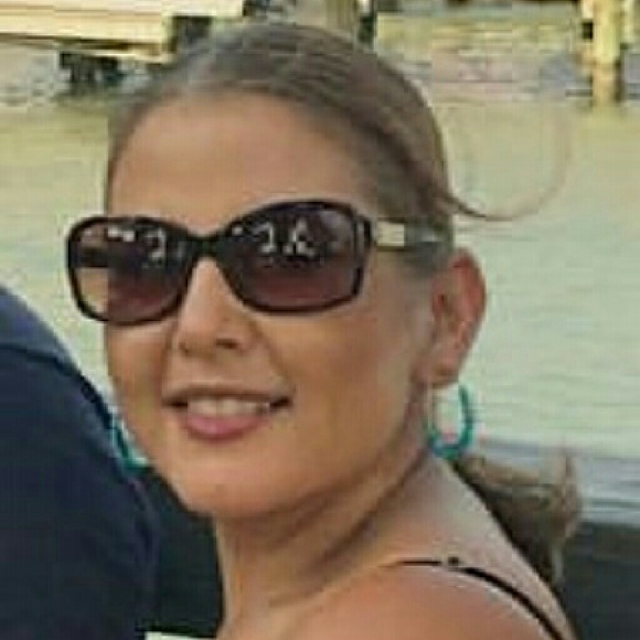 Meet your Posher, Mayra  d - Picture 1 of 1