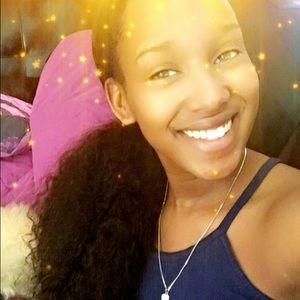 Meet your Posher, Deshia