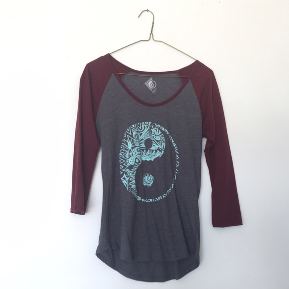 Maroon and grey Volcom baseball tee