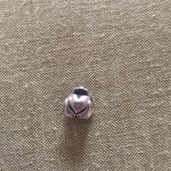 Irish claddagh Chamilia - Picture 1 of 1