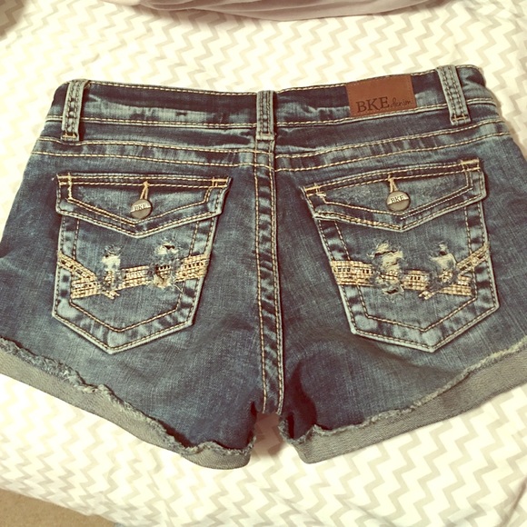BKE Sabrina short size 27
